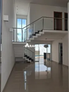 Sobrado com 4 Quartos à venda, 270m² no Vigilato Pereira, Uberlândia