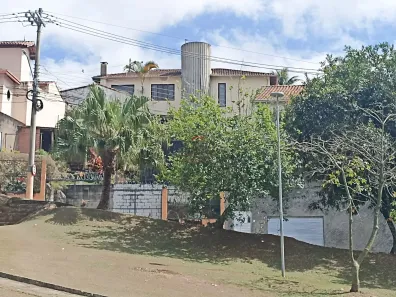 Casa com 5 Quartos à venda, 250m² no Santa Luzia, Juiz de Fora