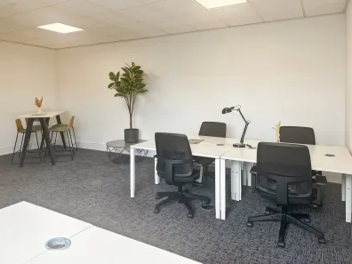 Sala Comercial para alugar, 15m² no Humaitá, Rio de Janeiro