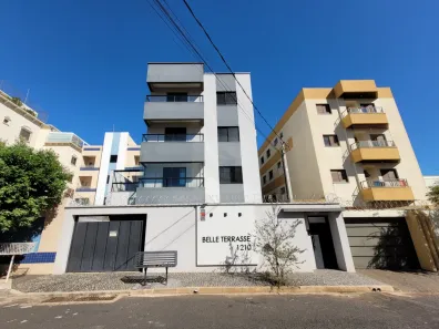 Apartamento com 2 Quartos para alugar, 55m² no Santa Mônica, Uberlândia