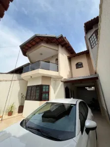 Casa com 3 Quartos à venda, 260m² no Jardim dos Ipês, Suzano