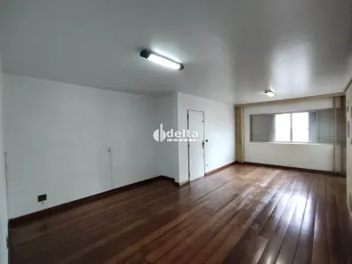 Apartamento com 3 Quartos para alugar, 125m² no Fundinho, Uberlândia