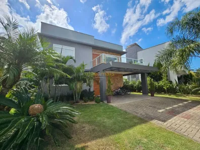 Casa de Condomínio com 3 Quartos à venda, 250m² no XANGRI-LÁ, Xangri-lá