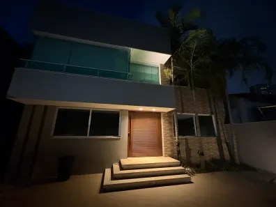Casa de Condomínio com 5 Quartos para alugar, 300m² no Pituba, Salvador