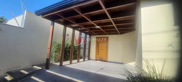 Casa com 3 Quartos para alugar, 179m² no Jardim Dias I, Maringá