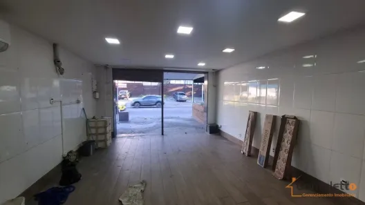 Ponto Comercial para alugar, 52m² no Taquara, Rio de Janeiro