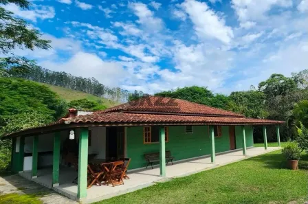 Fazenda/Sítio com 4 Quartos à venda, 120m² no Centro (São Francisco Xavier), São José dos Campos