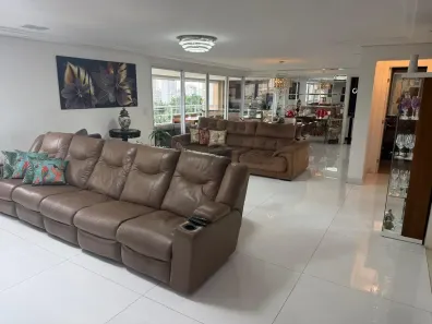 Apartamento com 3 Quartos para alugar, 224m² no Vila Gomes Cardim, São Paulo