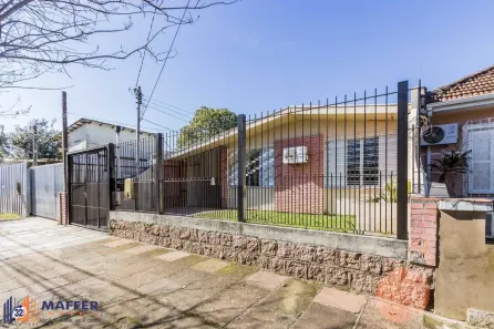 Casa com 3 Quartos à venda, 139m² no Santa Maria Goretti, Porto Alegre