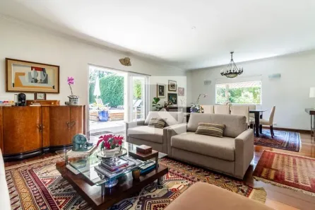 Casa com 5 Quartos à venda, 350m² no Cerqueira César, São Paulo