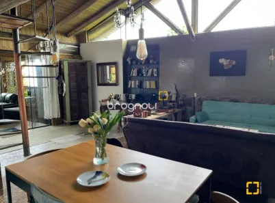 Casa com 1 Quarto à venda, 135m² no Sambaqui, Florianópolis