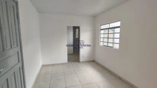 Casa com 2 Quartos para alugar, 50m² no Caiçaras, Belo Horizonte