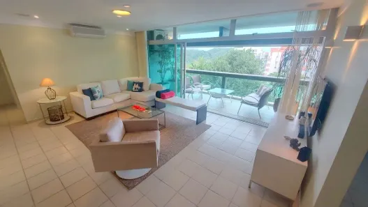 Apartamento com 3 Quartos para alugar, 155m² no Mar e Céu, Guarujá