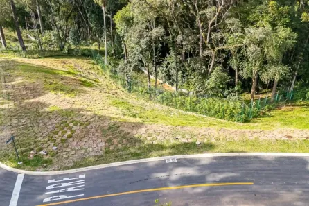 Lote/Terreno à venda, 309m² no Santa Cândida, Curitiba