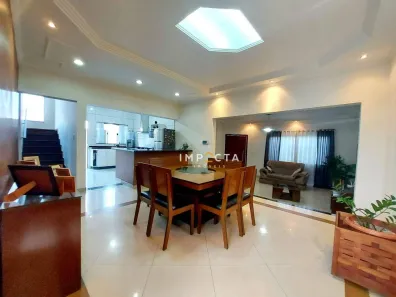 Casa com 4 Quartos à venda, 225m² no Residencial Santa Rita, Pouso Alegre