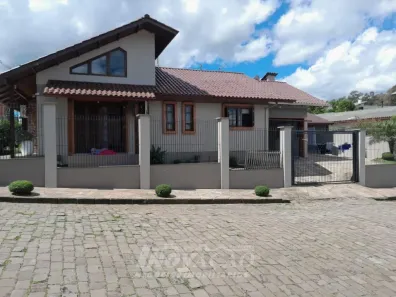 Casa com 2 Quartos à venda, 147m² no Desvio Rizzo, Caxias do Sul