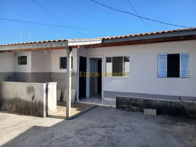 Casa com 1 Quarto para alugar, 60m² no Residencial e Comercial Laerte Asumpção, Pindamonhangaba