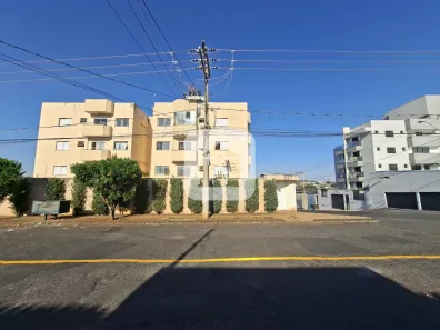 Apartamento com 2 Quartos para alugar, 65m² no Daniel Fonseca, Uberlândia