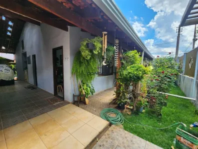 Casa com 3 Quartos à venda, 208m² no Antares, Londrina