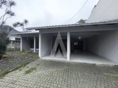 Casa com 3 Quartos para alugar, 148m² no Costa e Silva, Joinville