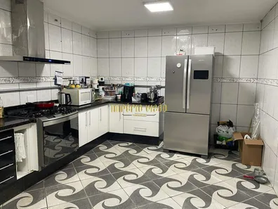 Sobrado com 3 Quartos à venda, 220m² no Jardim Monte Cristo, Suzano