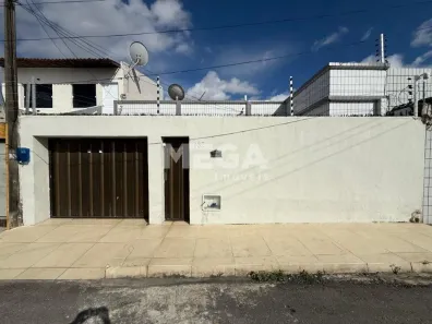 Casa com 3 Quartos à venda, 230m² no Monte Castelo, Fortaleza