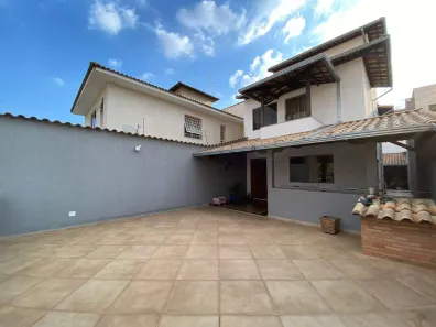 Casa com 4 Quartos à venda, 268m² no Jardim Riacho das Pedras, Contagem