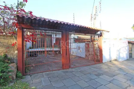 Casa com 4 Quartos à venda, 220m² no Medianeira, Porto Alegre