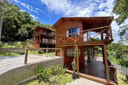 Casa com 2 Quartos para alugar, 100m² no Barra da Lagoa, Florianópolis
