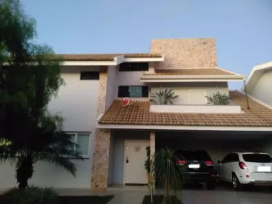 Casa com 3 Quartos à venda, 262m² no Zona 08, Maringá