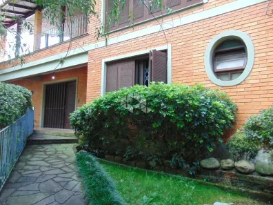 Casa com 4 Quartos à venda, 347m² no Medianeira, Porto Alegre
