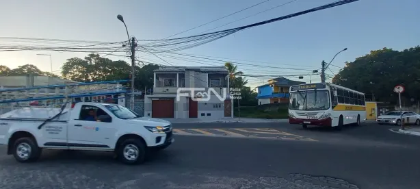 Casa com 3 Quartos para alugar, 100m² no Centro, Camaçari