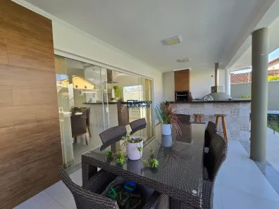 Sobrado com 4 Quartos à venda, 242m² no Jardim Britânia, Caraguatatuba