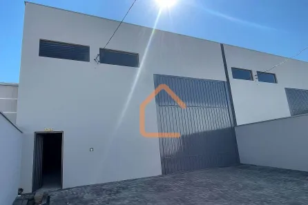 Galpão/Depósito/Armazém para alugar, 210m² no São Carlos, Pouso Alegre