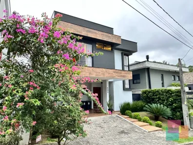 Casa de Condomínio com 4 Quartos à venda, 235m² no Vila Nova, Joinville