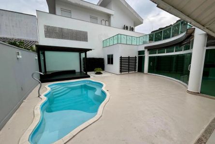 Casa com 6 Quartos à venda, 497m² no Estados, Balneário Camboriú