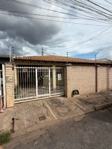 Casa com 5 Quartos para venda ou aluguel, 247m² no Jardim Gramado, Cuiabá