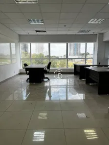 Sala Comercial para alugar, 60m² no Green Valley Alphaville, Barueri
