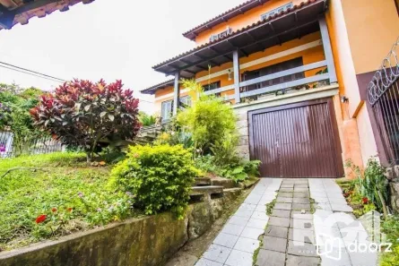 Casa com 5 Quartos à venda, 215m² no Vila Nova, Porto Alegre