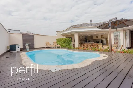 Casa com 3 Quartos à venda, 250m² no Boa Vista, Joinville
