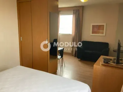 Apartamento com 1 Quarto para alugar, 32m² no Saraiva, Uberlândia