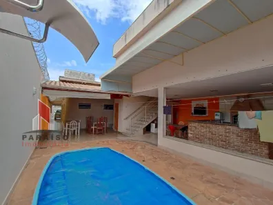 Sobrado com 4 Quartos à venda, 310m² no Nossa Senhora Aparecida, Uberlândia