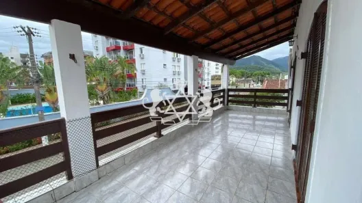 Sobrado com 9 Quartos à venda, 342m² no Vila Atlântica, Caraguatatuba