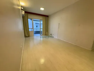 Apartamento com 3 Quartos para alugar, 80m² no Centro, Florianópolis