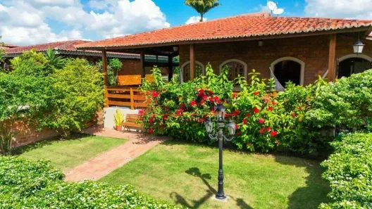 Casa com 4 Quartos à venda, 200m² no Alpes Suiços, Gravatá