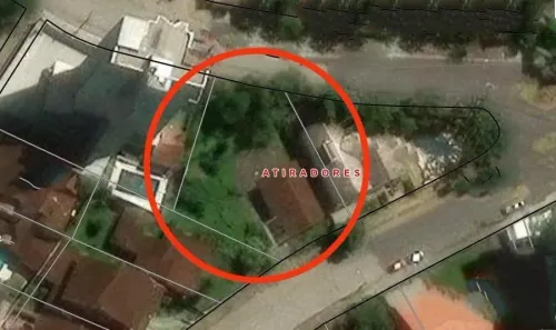 Lote/Terreno à venda, 939m² no Atiradores, Joinville