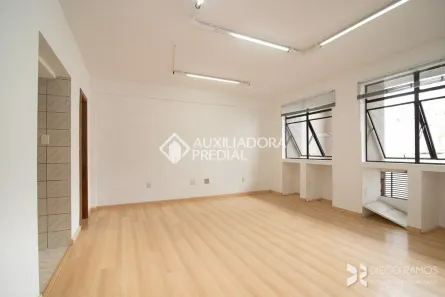 Sala Comercial à venda, 34m² no Floresta, Porto Alegre