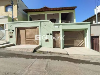 Apartamento com 3 Quartos para alugar, 140m² no Vila Guilhermina, Montes Claros