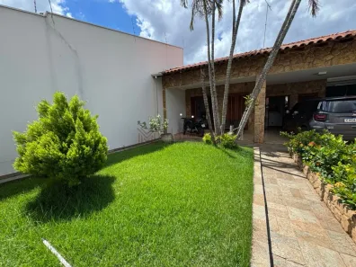 Casa com 4 Quartos à venda, 273m² no Vila Pacífico, Bauru