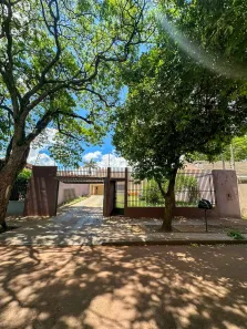 Casa com 2 Quartos à venda, 194m² no Zona 08, Maringá